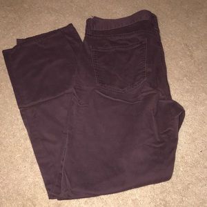 Men’s burgundy chino pants